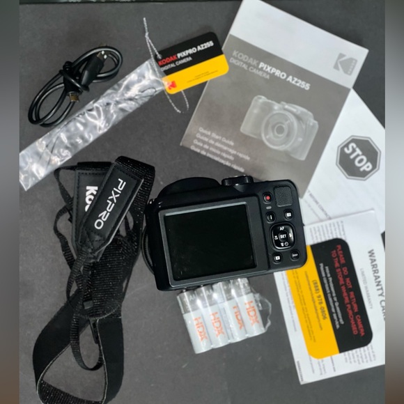 Explore the world of photography with KODAK PIXPRO AZ255, perfect for beginners. - Picture 3 of 5